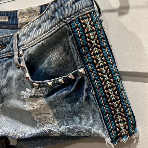 Parisian Collection Denim - Picture 2 of 5